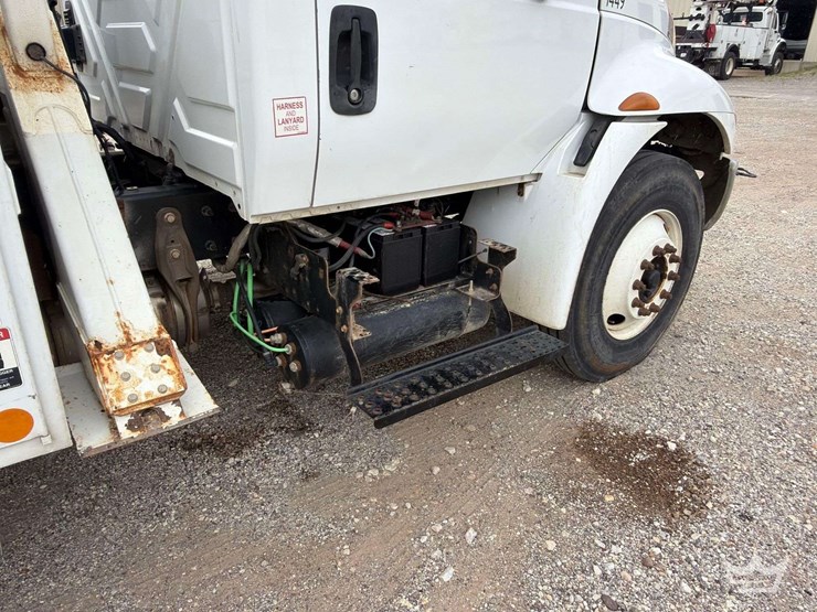 2018-international-durastar-4300-image-39