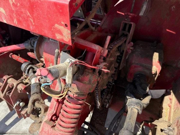 2015-new-holland-fp230-image-50
