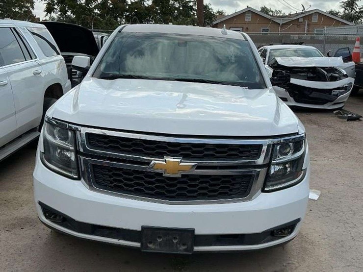 2016-chevrolet-tahoe-image-1