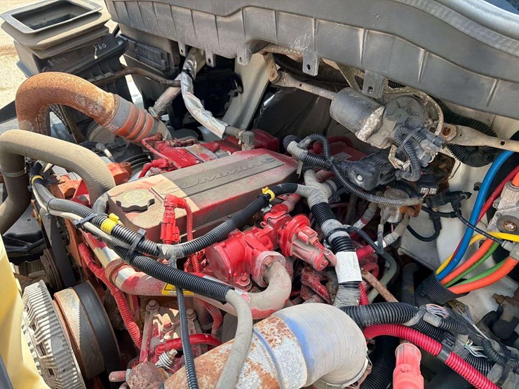 2019-international-durastar-4300-image-45