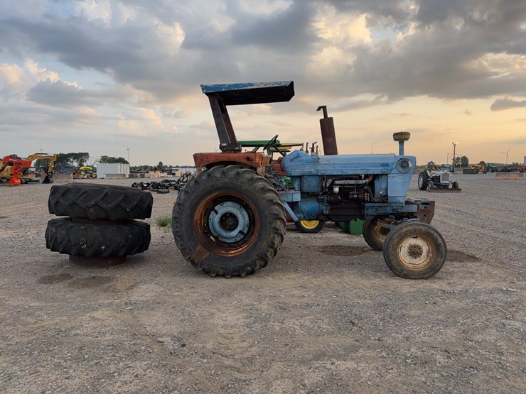 ford-tractor-image-4