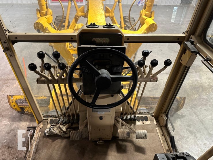 2004-caterpillar-120h-image-15