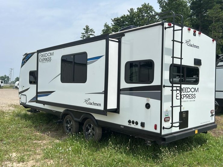 #143-•-2024-forest-river-coachmen-freedom-express-ultra-lite-246rks-camper-image-6