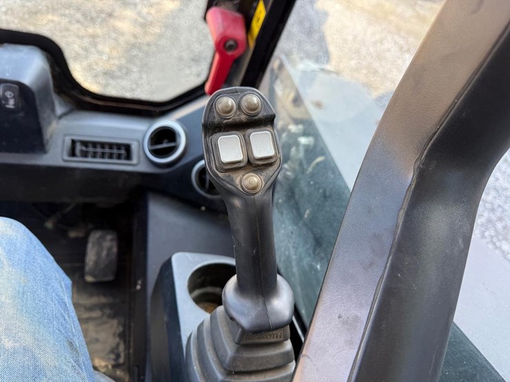 jcb-225t-image-21