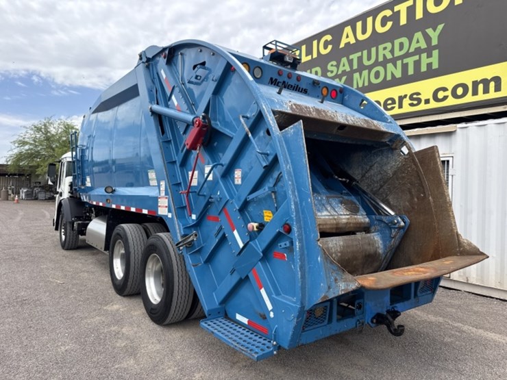 2018-mack-lr-rear-loading-trash-truck-image-11