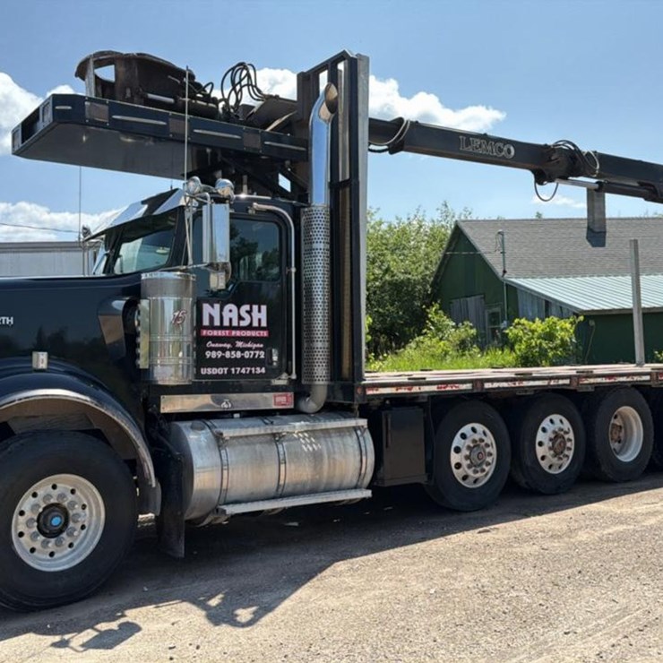 #127 • 2015 Kenworth Log Truck