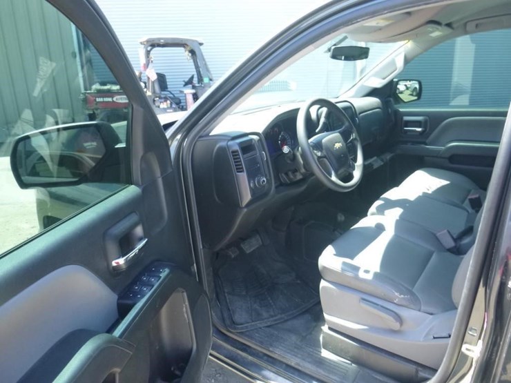 2018-chevrolet-1500-image-5