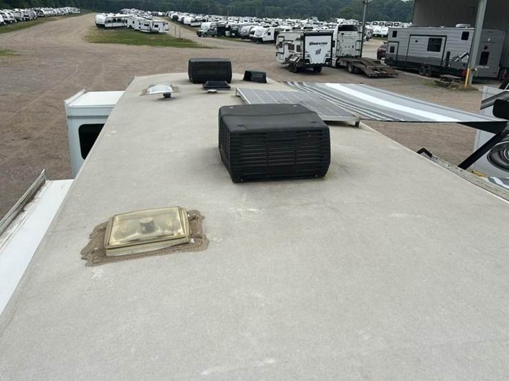 #138-•-2022-grand-design-solitude-345gk-camper-image-24