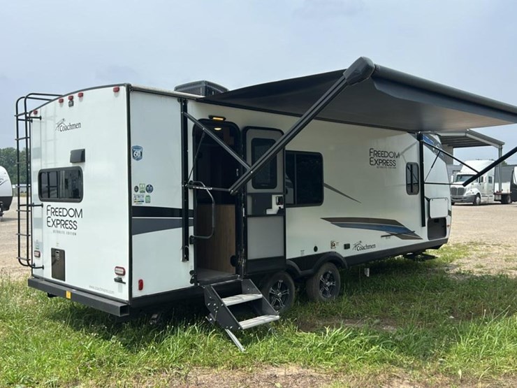 #143-•-2024-forest-river-coachmen-freedom-express-ultra-lite-246rks-camper-image-8