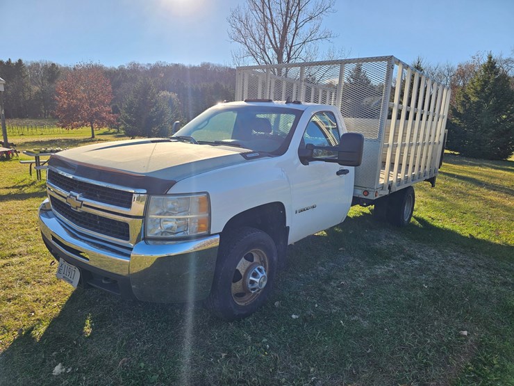 2009-chevrolet-3500-image-1