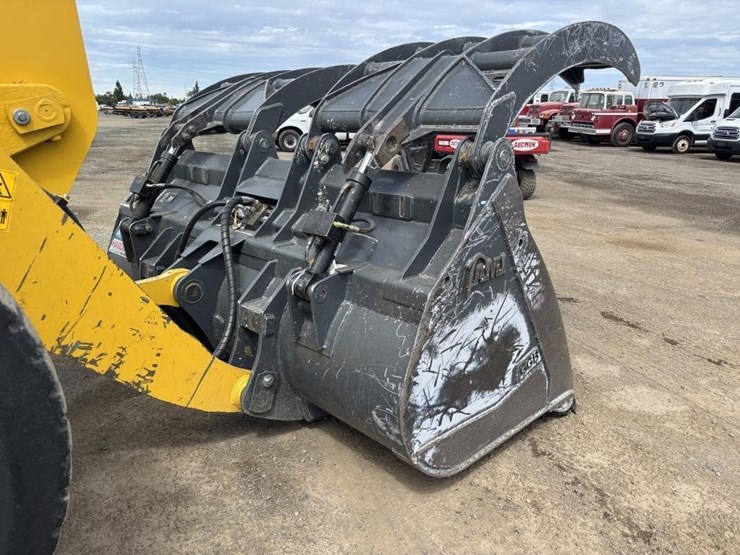 2019-komatsu-wa200-8-image-12