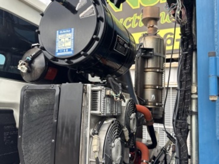 2018-mack-lr-rear-loading-trash-truck-image-22