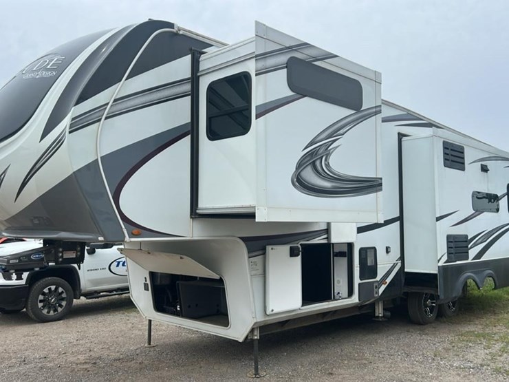 #139-•-2022-grand-design-solitude-310gk-camper-image-5