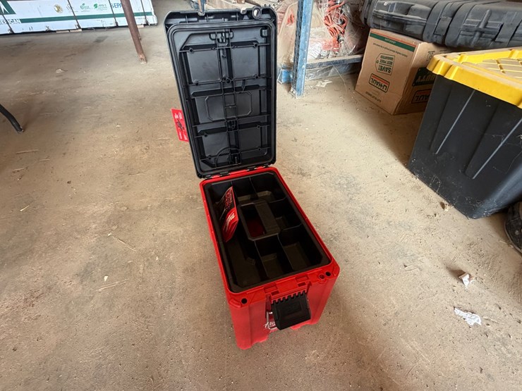 #12-•-milwaukee-packout-image-7