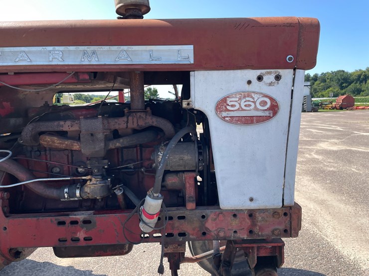#2102-•-farmall-560-tractor-image-19