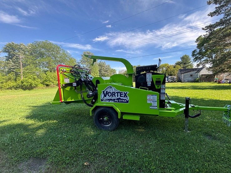 #157-•-2024-vortex-v12-31-towable-brush-chipper-image-26