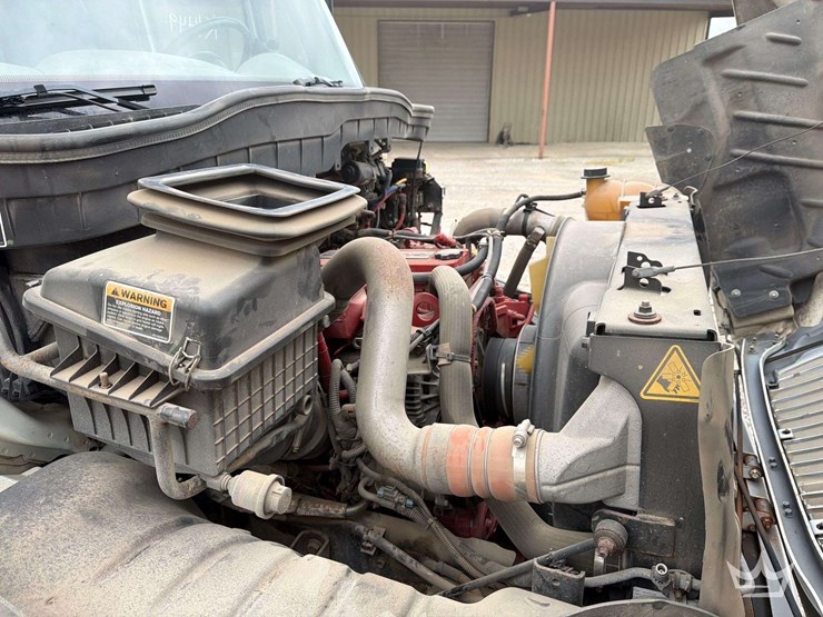 2018-international-durastar-4300-image-16