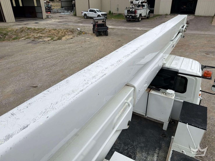 2019-international-durastar-4300-image-41