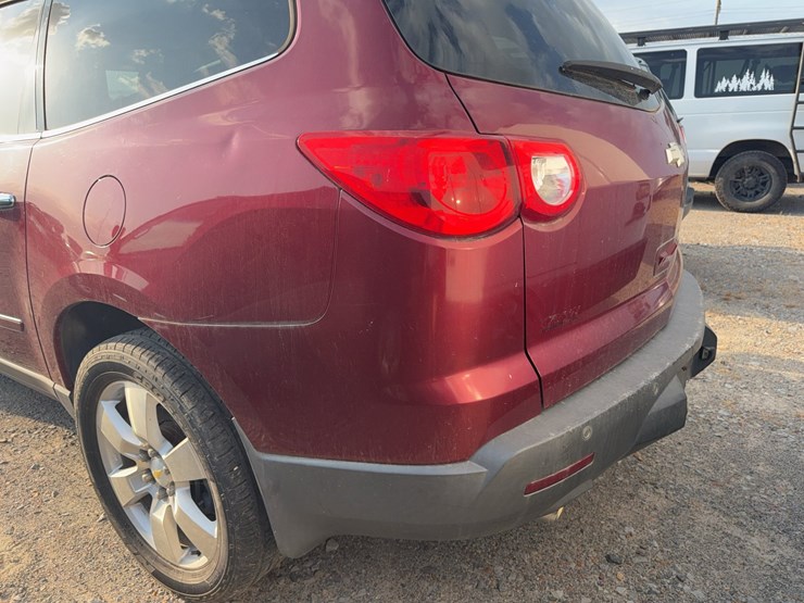 2010-chevrolet-traverse-image-13