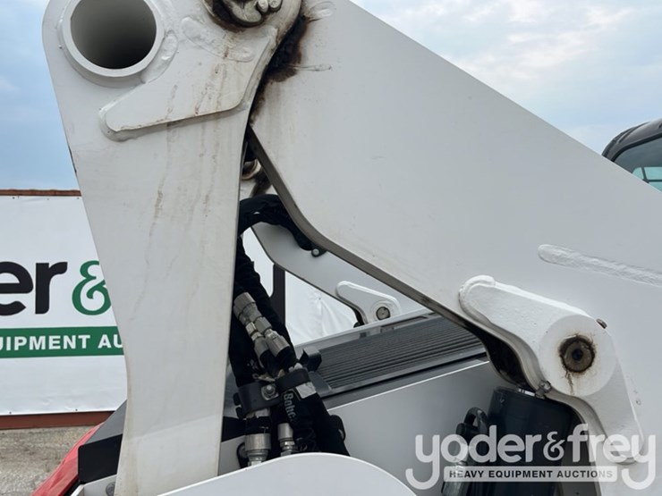 2022-bobcat-t870-image-13