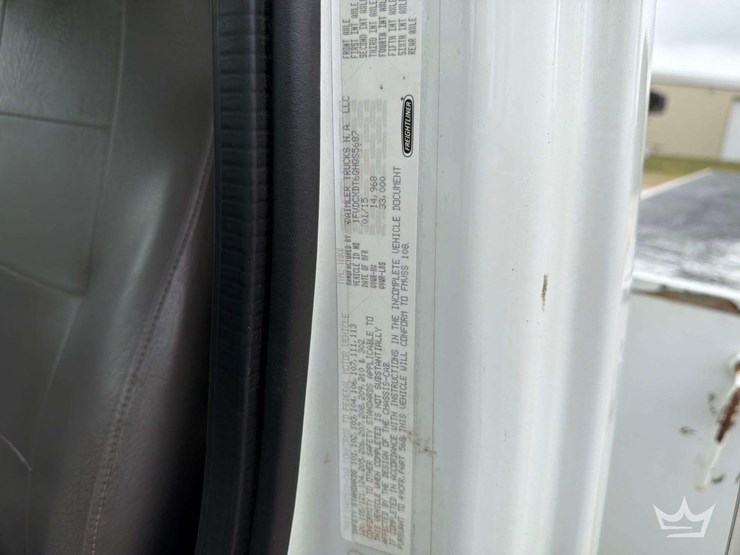 2016-freightliner-m2-106-image-5