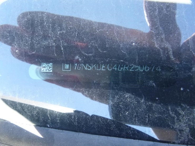 2016-chevrolet-tahoe-image-15
