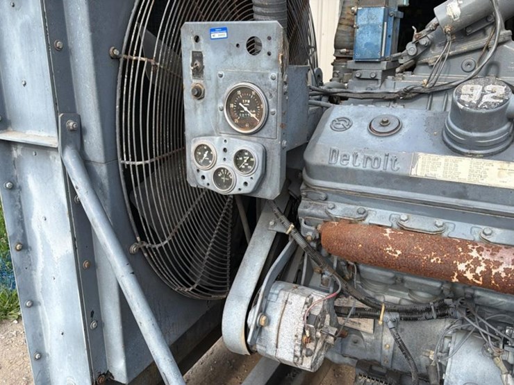 #163-•-1996-detroit-325-kw-genset-image-16