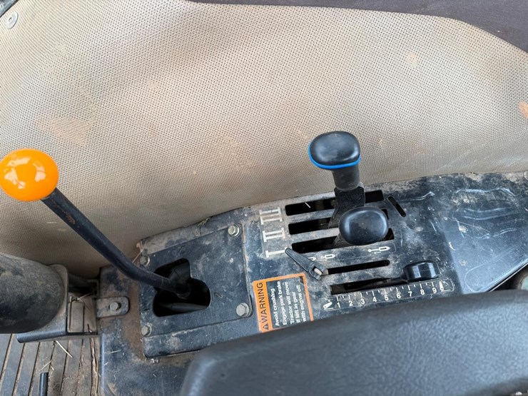 2012-john-deere-6115d-image-26