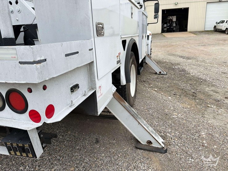 2017-international-durastar-4300-image-19