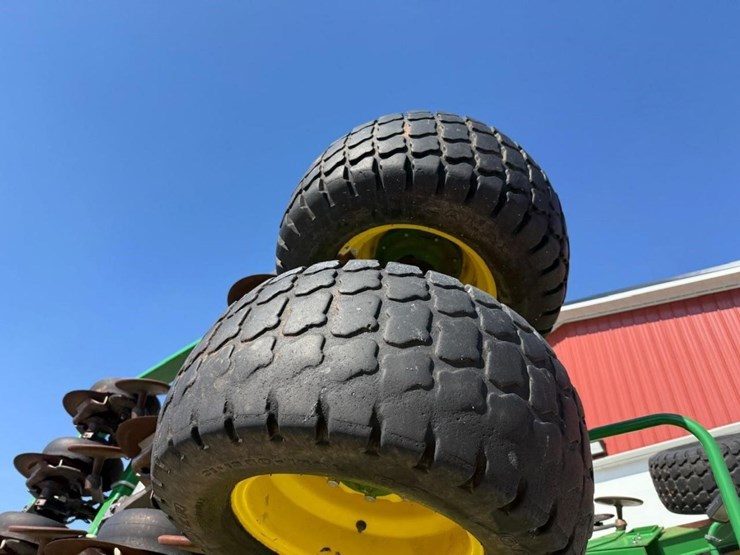 2015-john-deere-1990-image-14