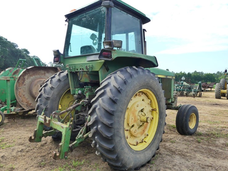 john-deere-4440-image-3