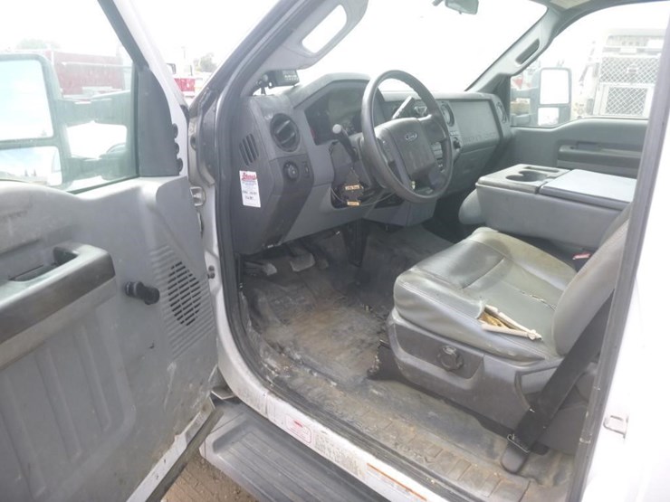 2012-ford-f550-image-11