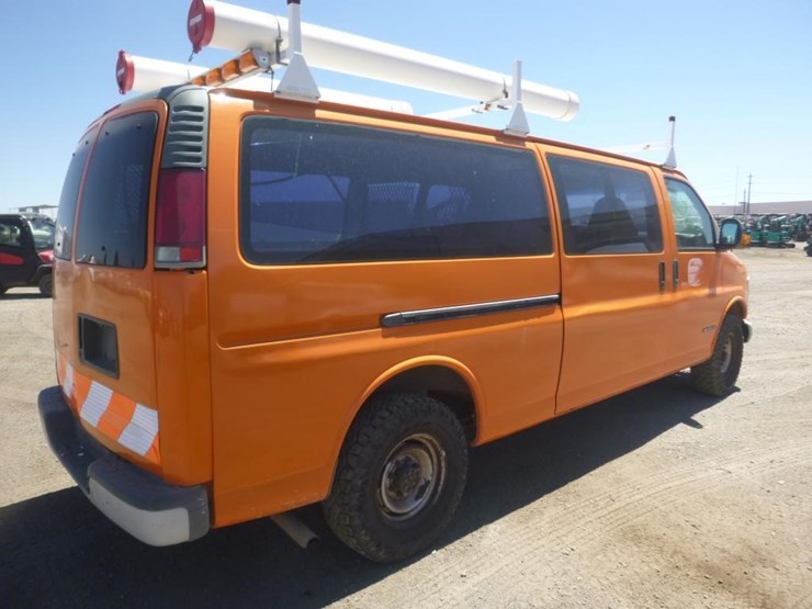 2000-chevrolet-express-3500-image-3