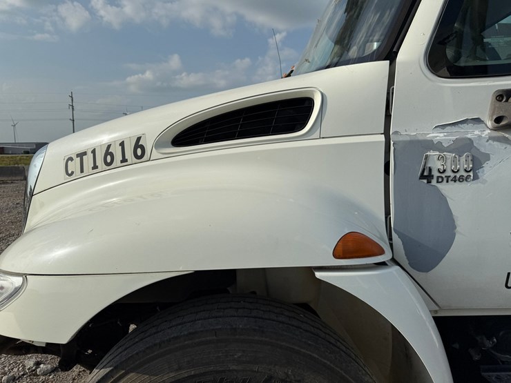 2007-international-durastar-4300-image-96