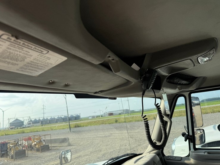 2017-international-prostar-image-45