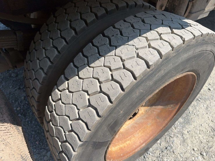 2017-ford-f450-xl-image-12