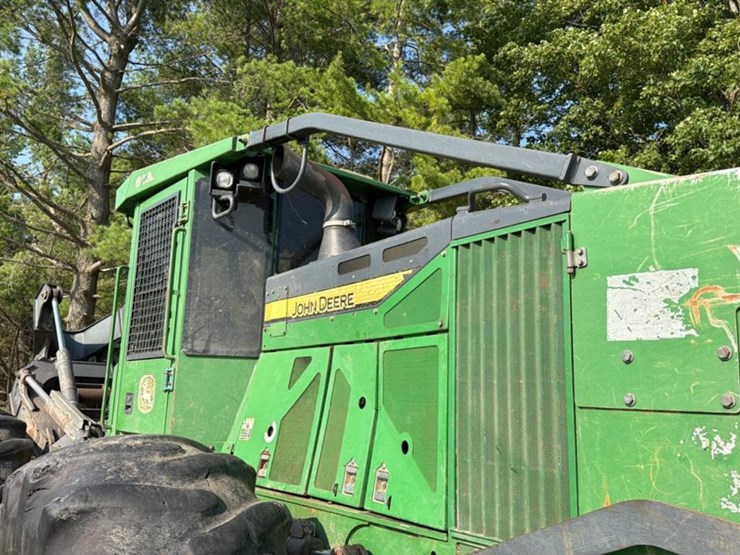 2015-deere-648l-image-57