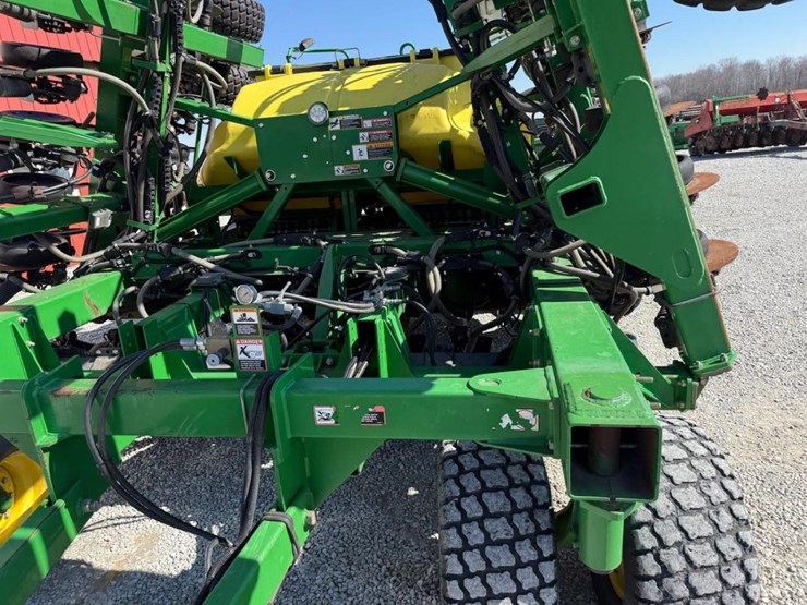 2015-john-deere-1990-image-27