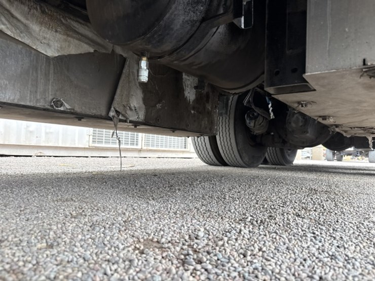 2018-mack-lr-rear-loading-trash-truck-image-20