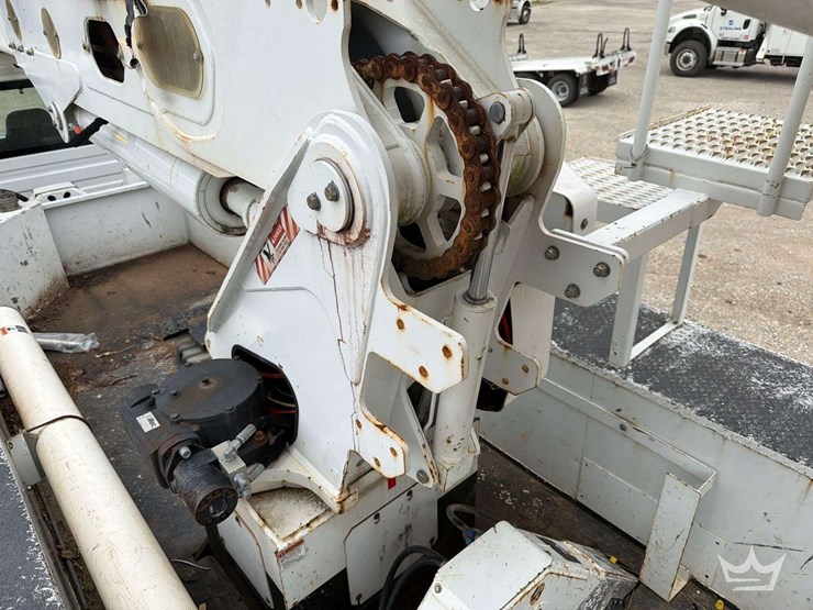 2018-international-durastar-4300-image-34