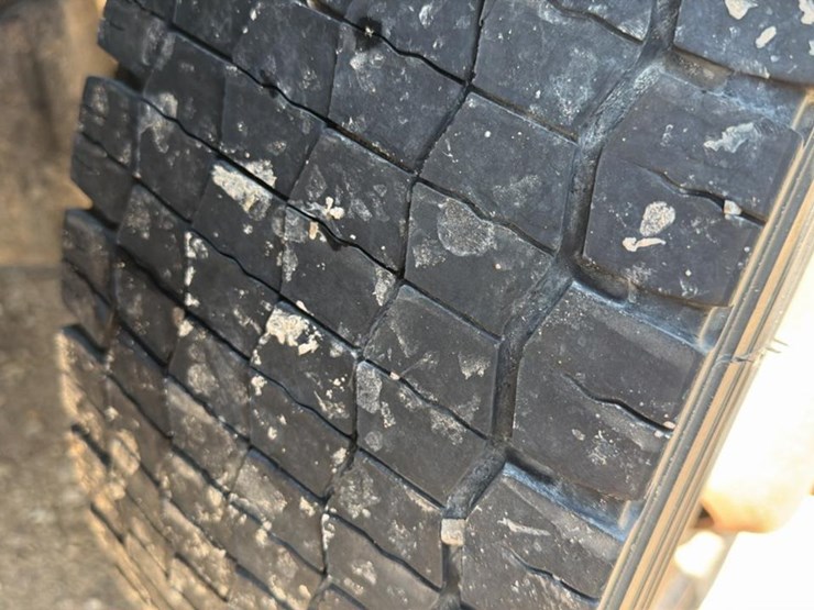 2013-ford-f550-image-23