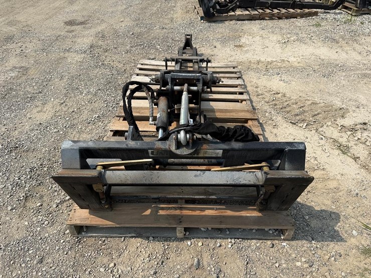 kubota-l4455a--4-pt-hitch-and-subframe-wh-auto-latch-uni-tach-image-3