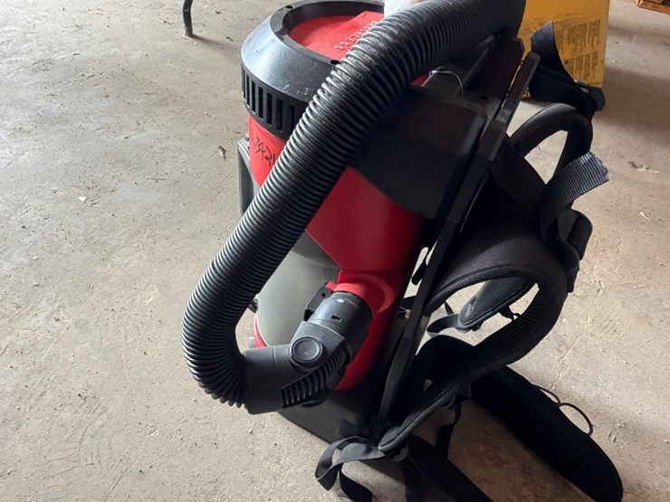 #6-•-miwaukee-portable-vacuum-cleaner-image-11