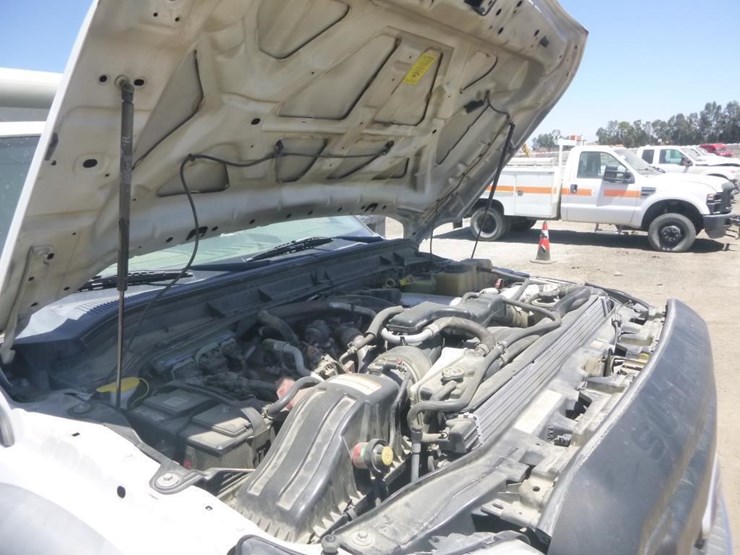 2011-ford-f550-image-22