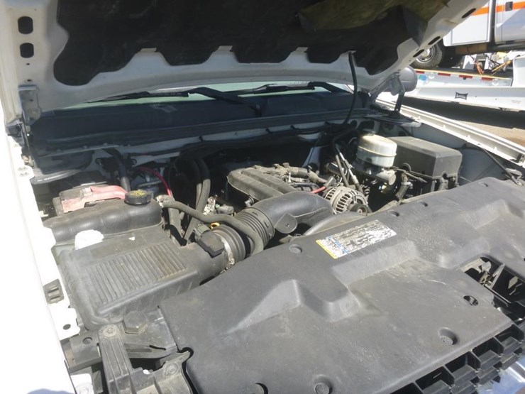 2009-chevrolet-3500-image-13
