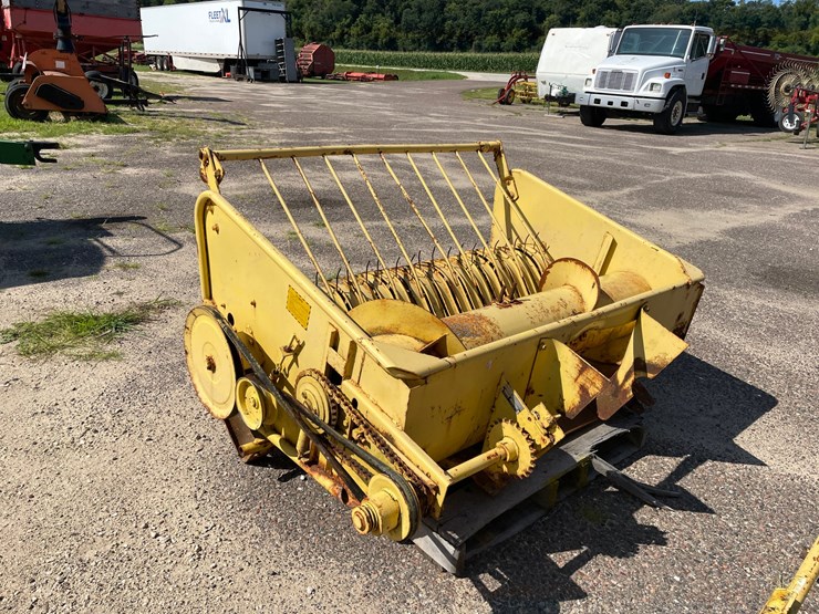 new-holland-s717-image-18