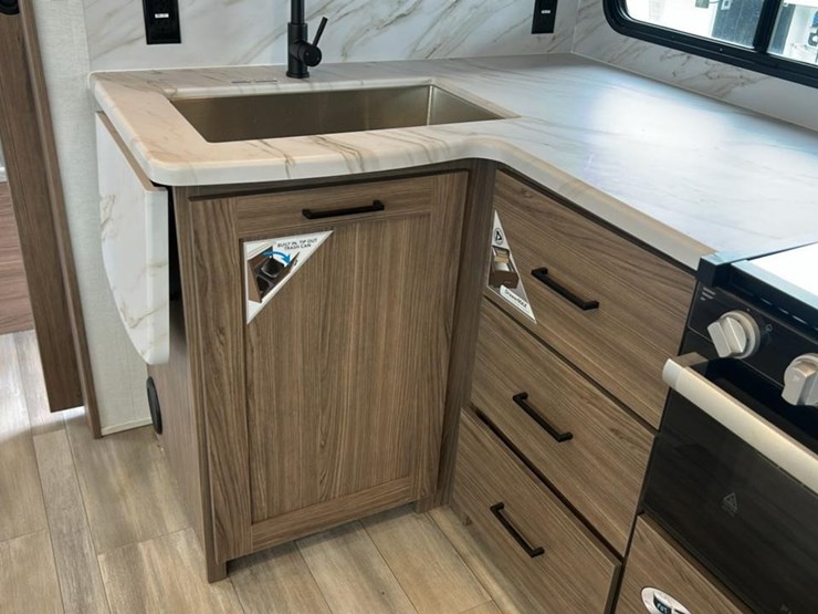#141-•-2024-alliance-rv-delta-281bh-camper-image-61