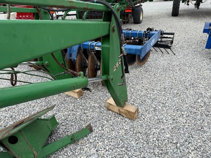 john-deere-260-image-12