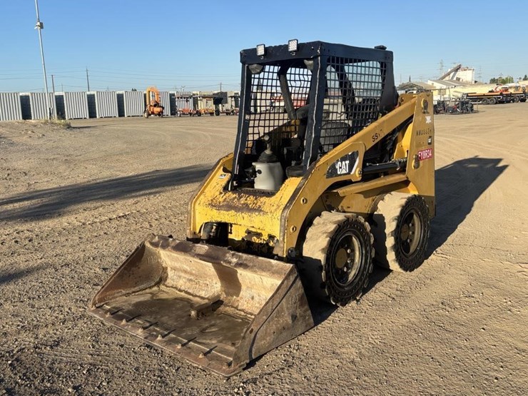 2014-caterpillar-226b3-image-1
