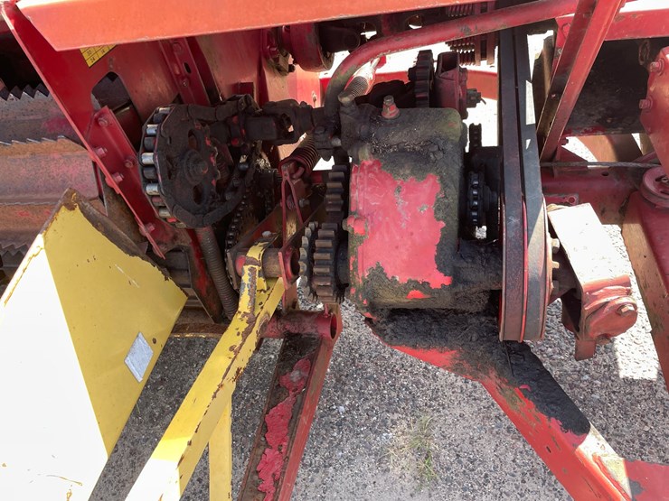 new-holland-s717-image-12